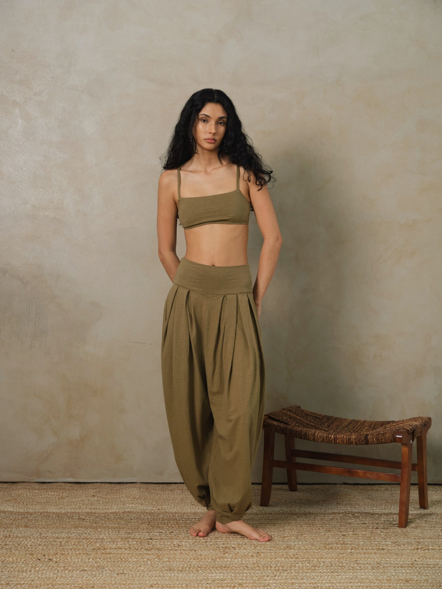 Plant-Dyed Pleated Knit Pants