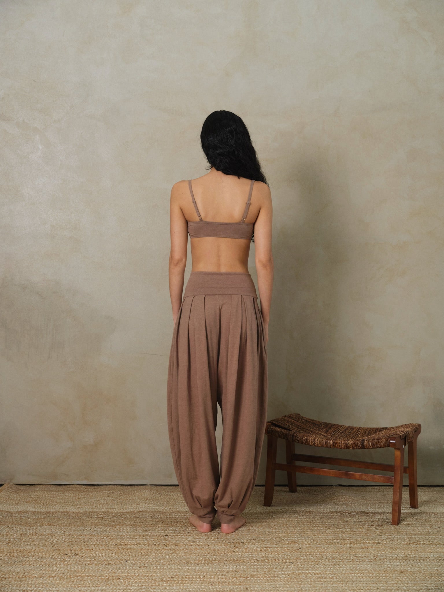 Plant-Dyed Pleated Knit Pants