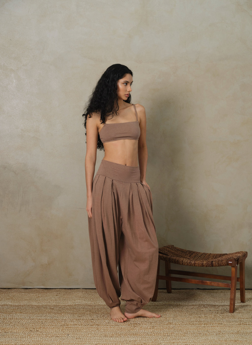 Plant-Dyed Pleated Knit Pants