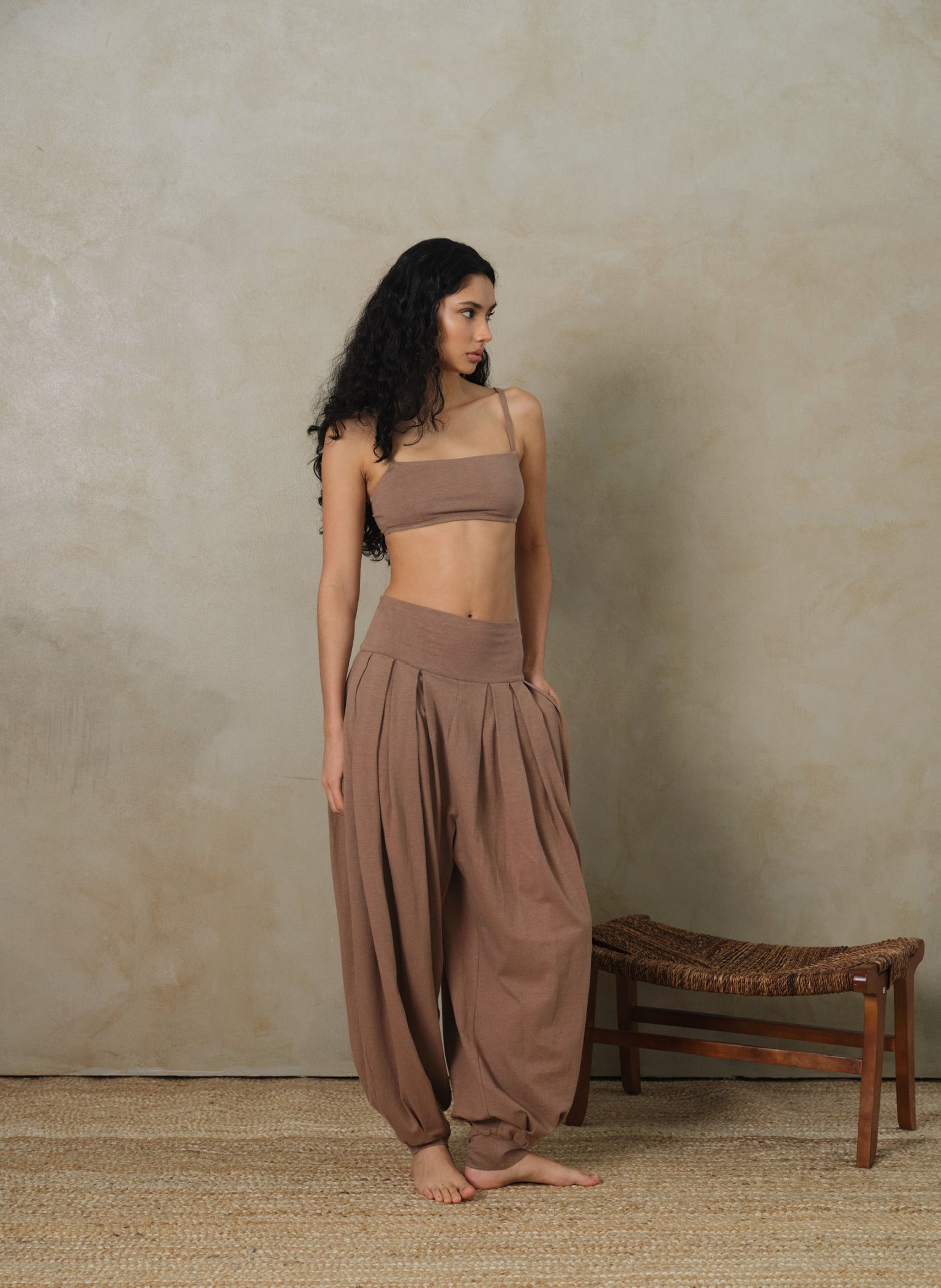 Plant-Dyed Pleated Knit Pants